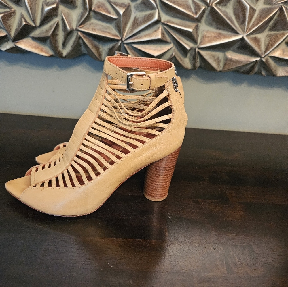 Rebecca Minkoff size 6 strapy heel beige leather pump